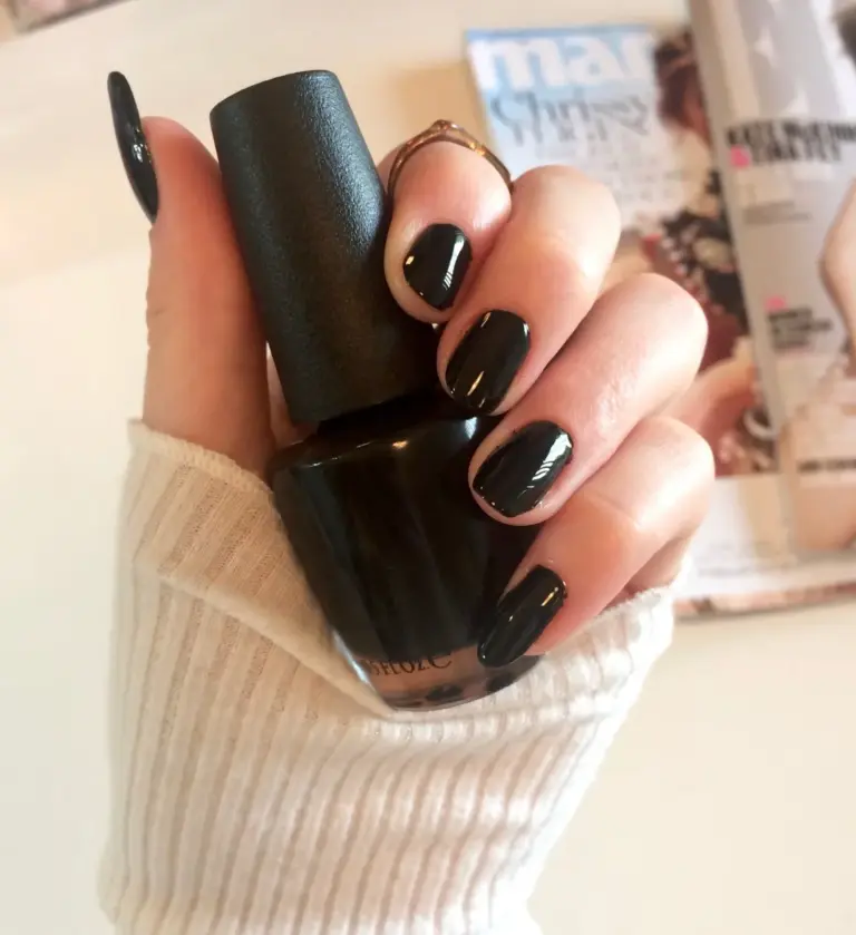Do black nails look classy