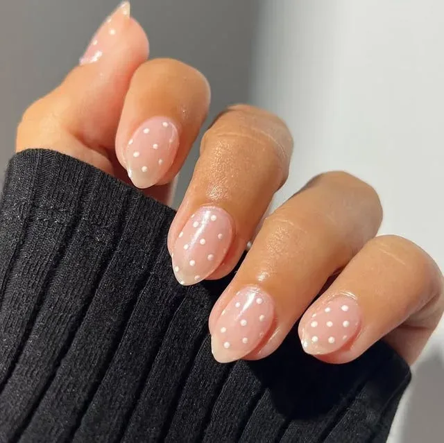 How do color choices influence minimalist nail designs How do color choices influence minimalist nail designs