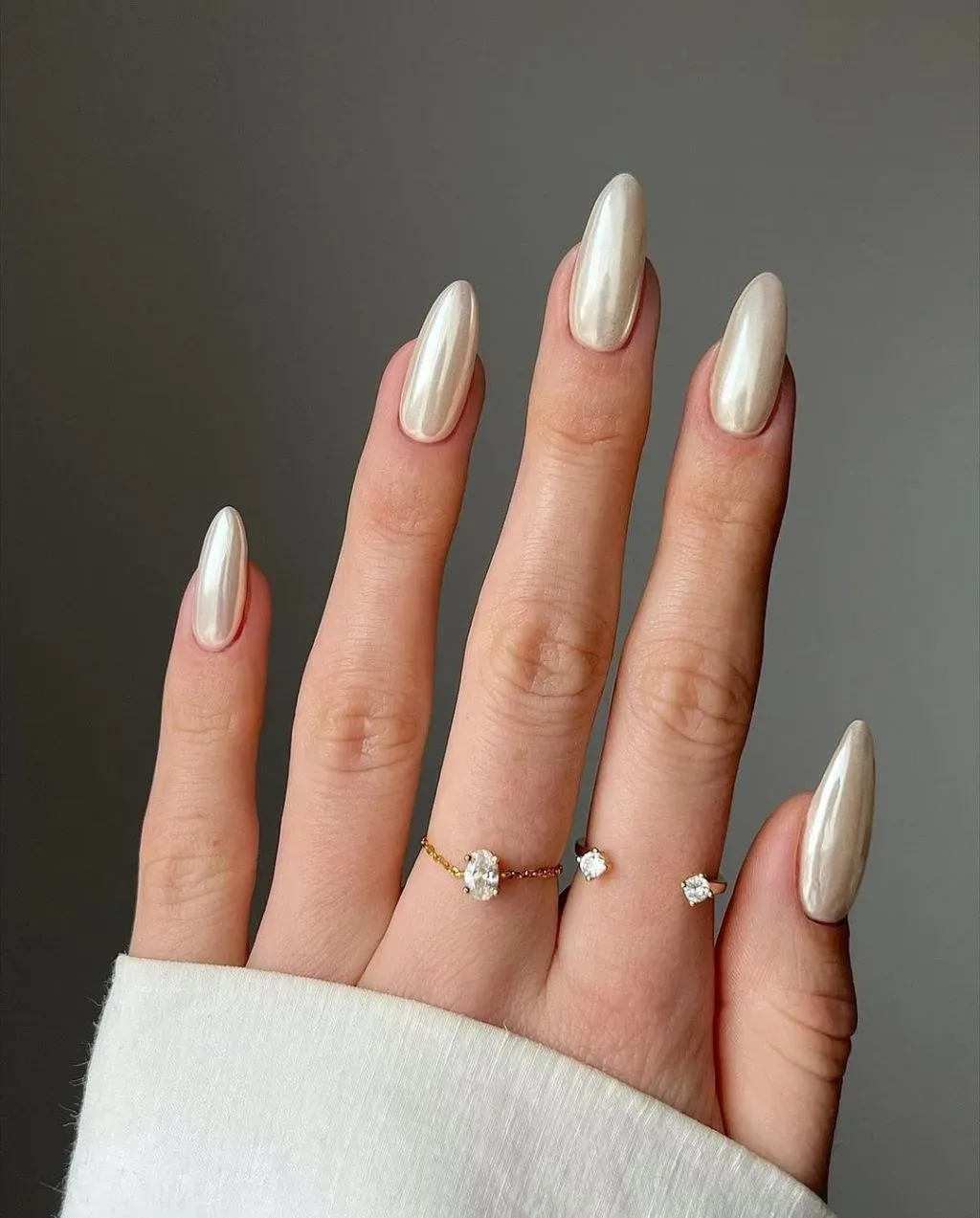 What are modern and trendy wedding nail designs What are modern and trendy wedding nail designs
