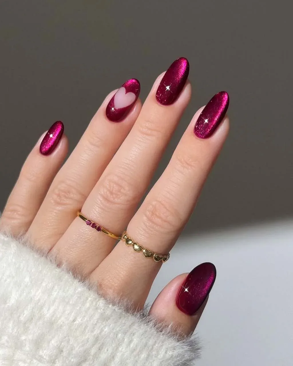 What are Popular Cat Eye Nail Designs