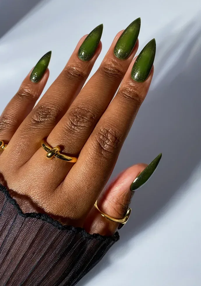 What are some classic Halloween nail colors What are some classic Halloween nail colors
