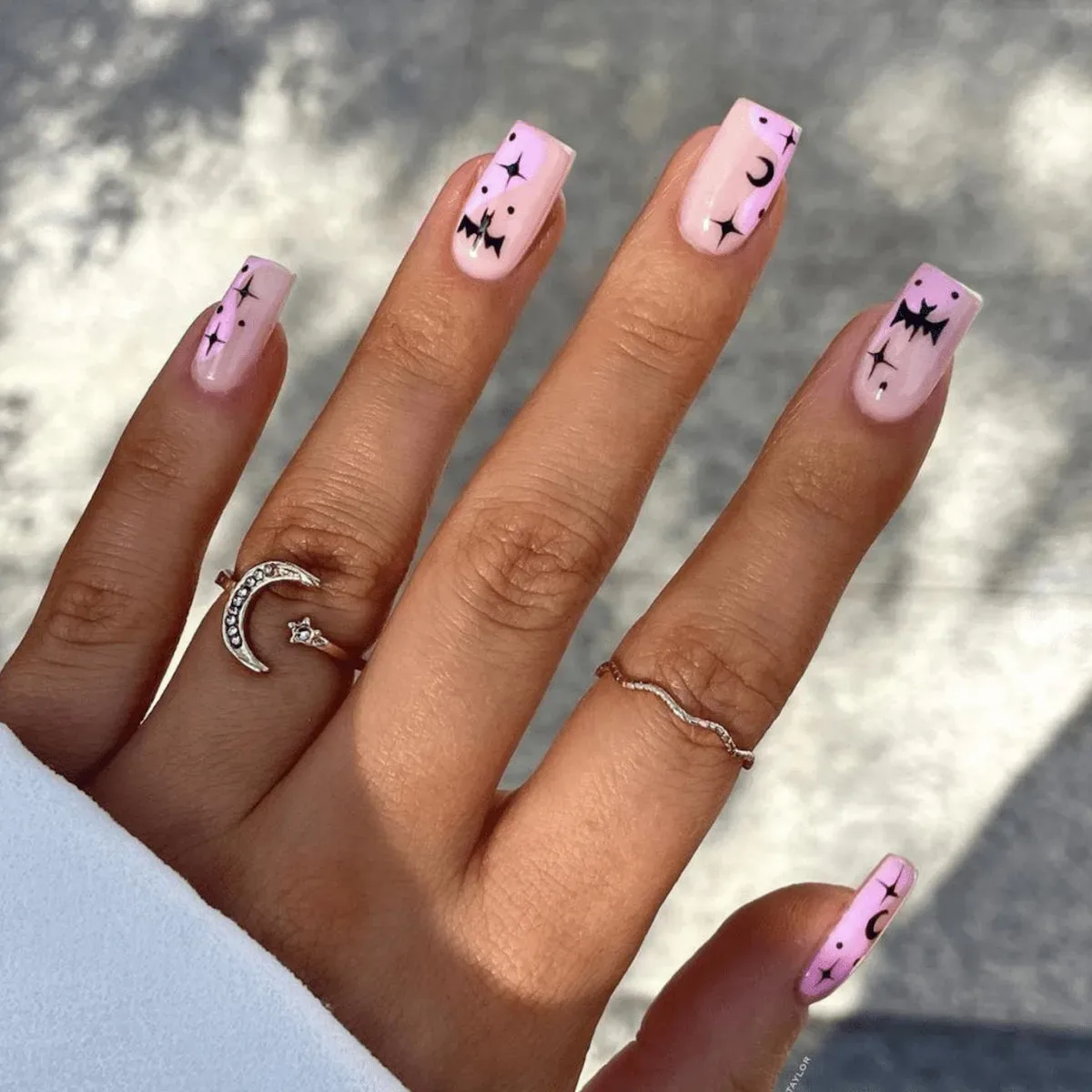 What are some cute Halloween nail designs What are some cute Halloween nail designs