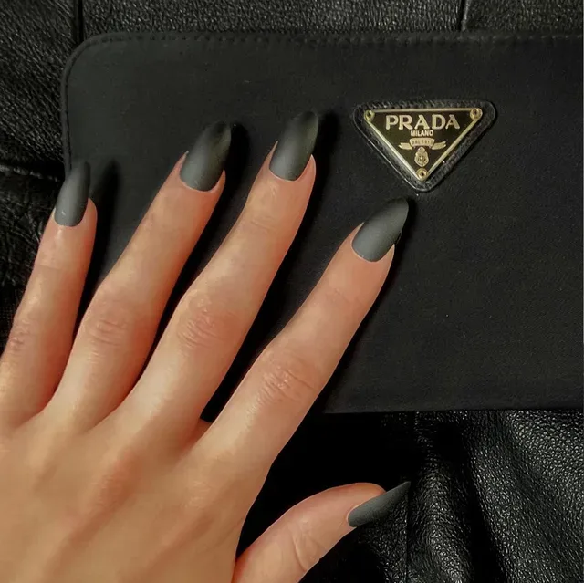 What are the characteristics of matte black nail designs What are the characteristics of matte black nail designs