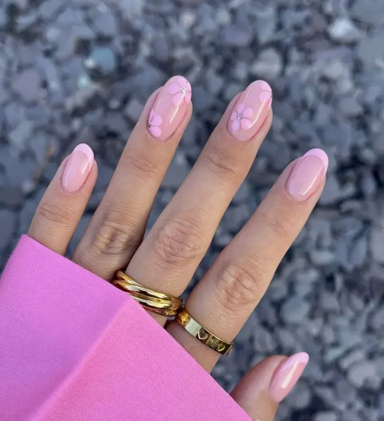 What are the trendiest pink French tip nail designs for [current year]