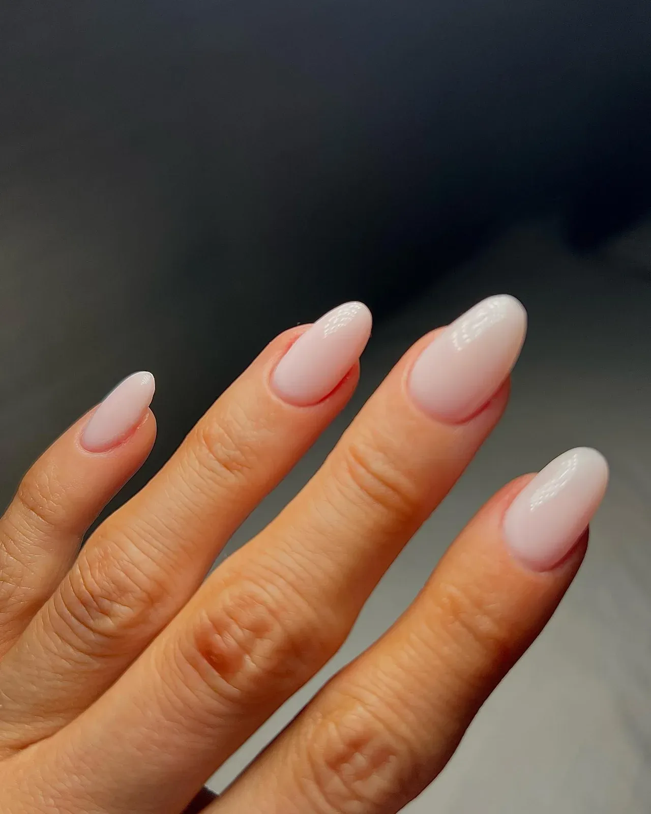 What are the trendy nail colors for July