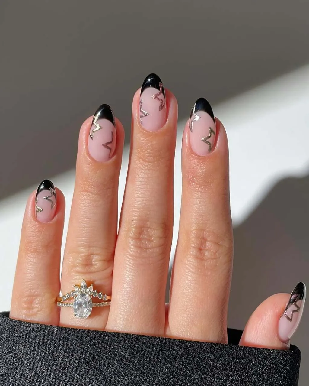 What colors pair well with black French manicures