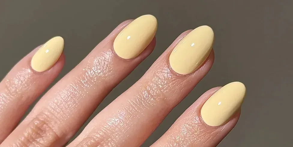 What defines butter yellow nails