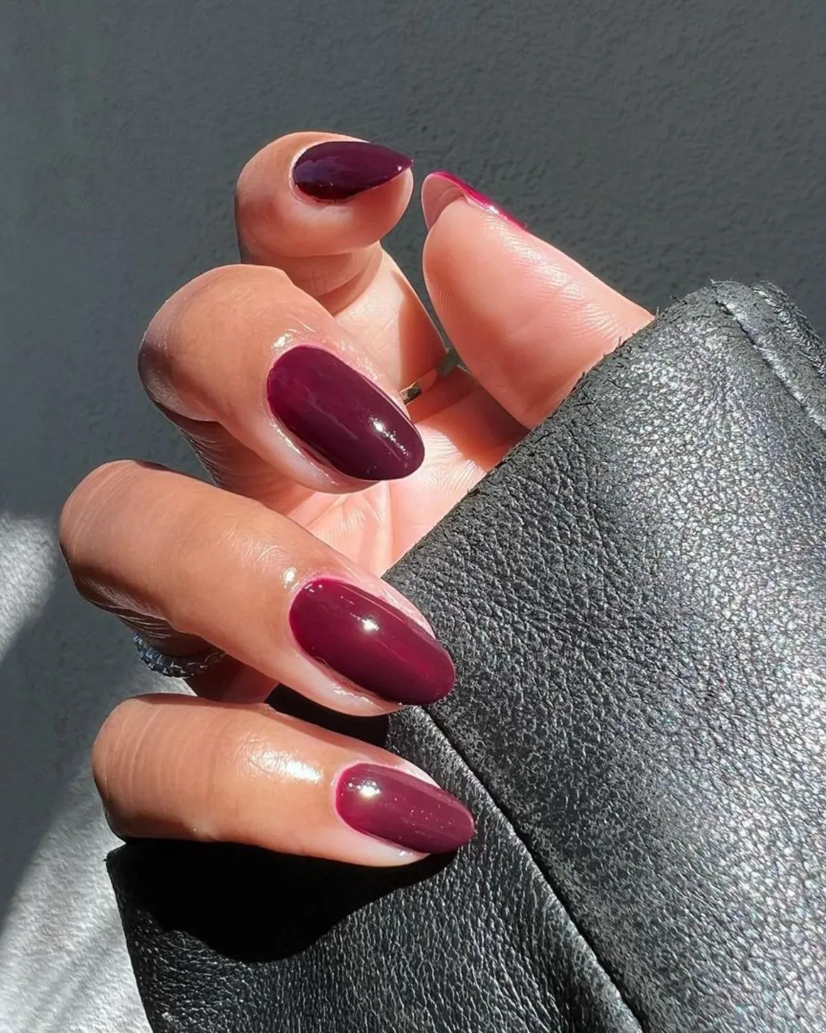 What is the difference between maroon and burgundy nail varnish