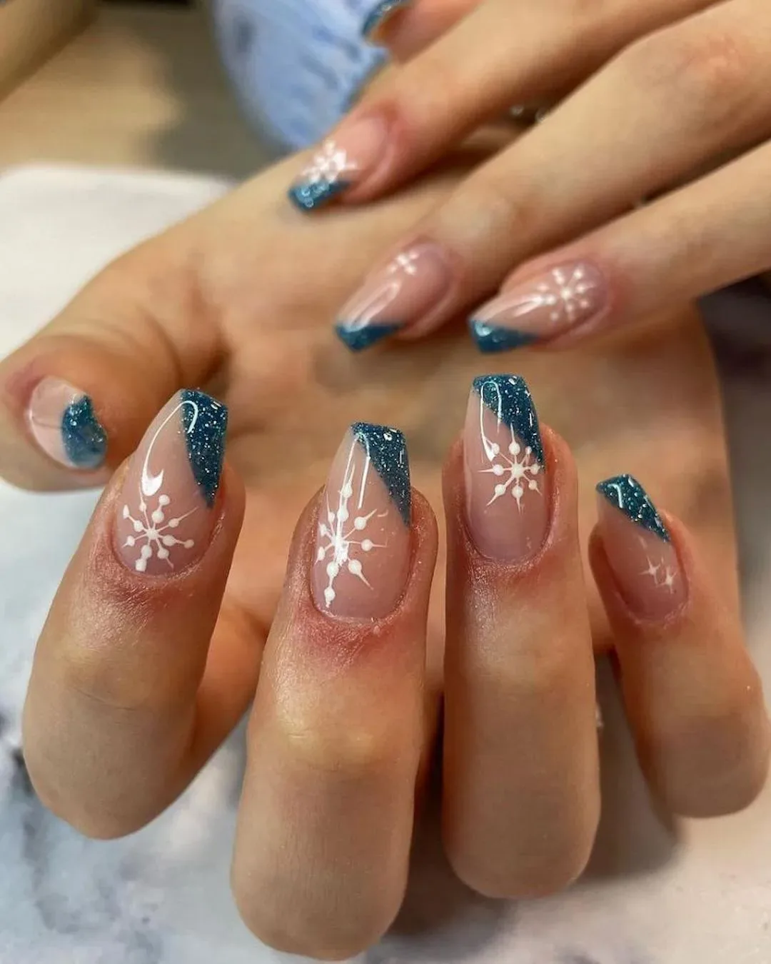 What winter nail designs are best for a cozy aesthetic