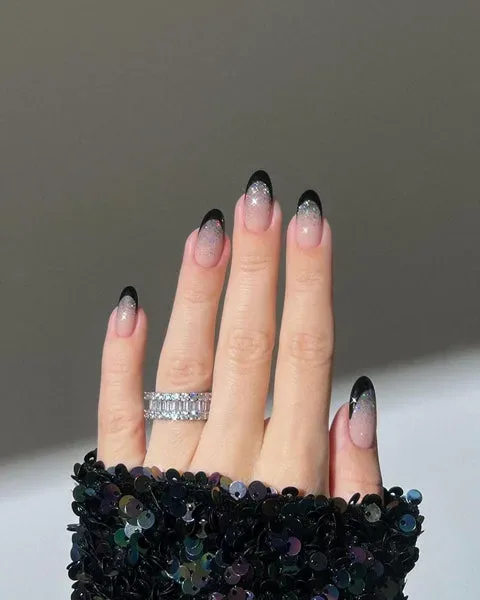 Which glitter ombre nail styles are in vogue Which glitter ombre nail styles are in vogue