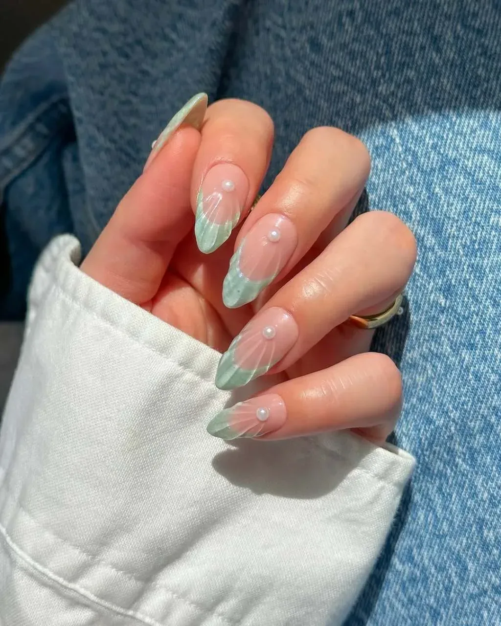 Which nail shapes are ideal for cute and simple summer designs