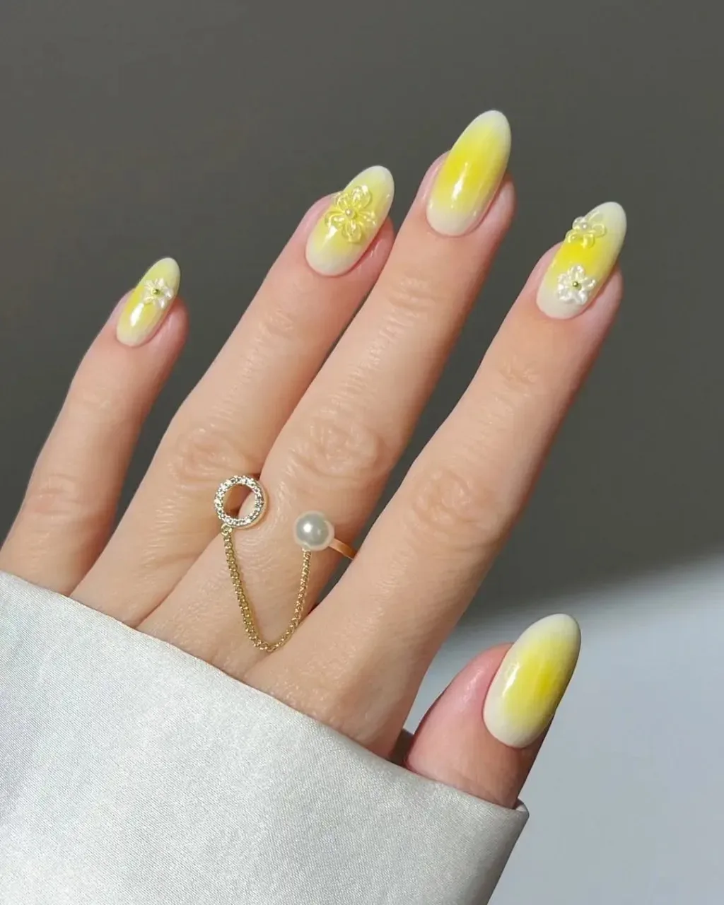 Which yellow nail designs are trending now